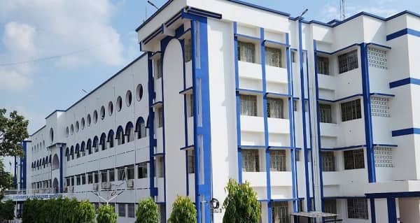 Araria Court